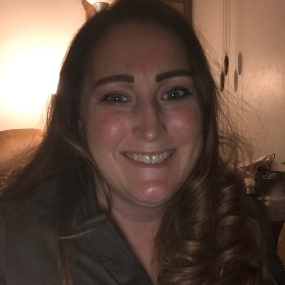 Meet your Posher, Melissa - Picture 1 of 1